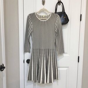 Gianni Bini Pleated Dress Black/Cream Size M, EUC